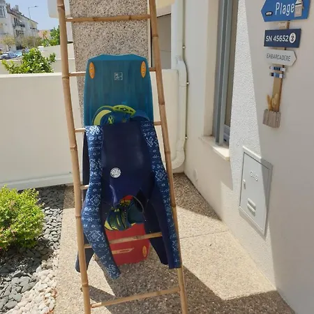 Costa Kite & Surf House * 차르네카